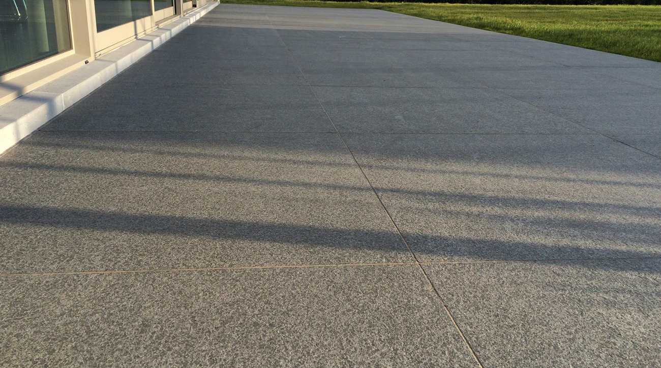 wortpet basalt terrastegels