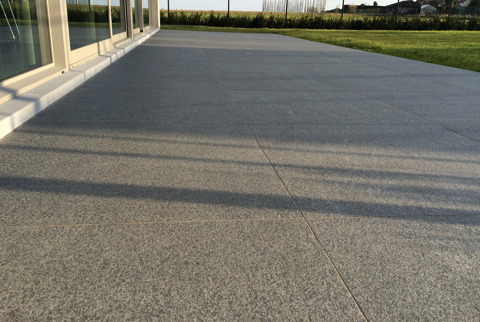 wortpet basalt terrastegels