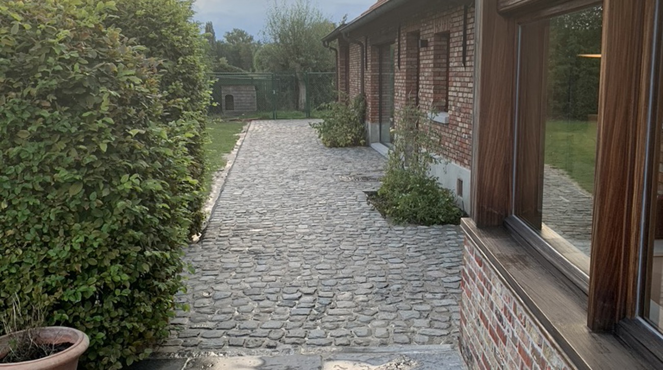 ieper Boerenkasseien met oude blauwsteen dallen